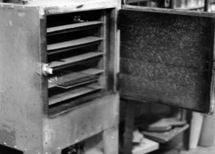 Oven to prepare plastic for bending